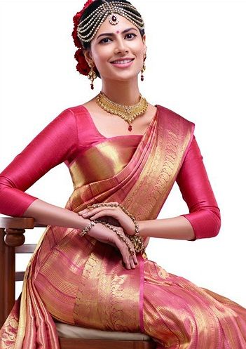 20 South Indian Style Designer Blouse Designs for Sarees Three Fourth Sleeve Blouse Designs, Ganesh Photography, Sleeve Blouse Designs, Style Blouse Designs, Yellow Blouse Designs, South Indian Blouse Designs, Color Plain, Traditional Indian Dress, Silk Saree Blouse Designs