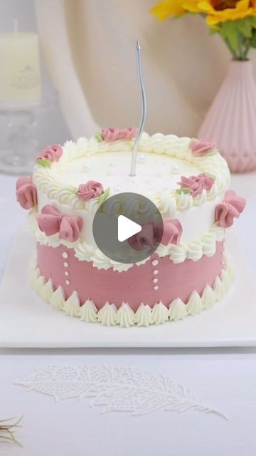 Jhaleh Amirian on Instagram Ideas For Birthday Cakes For Women, Birthday Cake For Woman, Flower Theme Cake, Cake Ideas For Women Birthday, Floral Cake Birthday, Bolo Vintage, September Themes, Frosting Techniques, Cake Decorating For Beginners