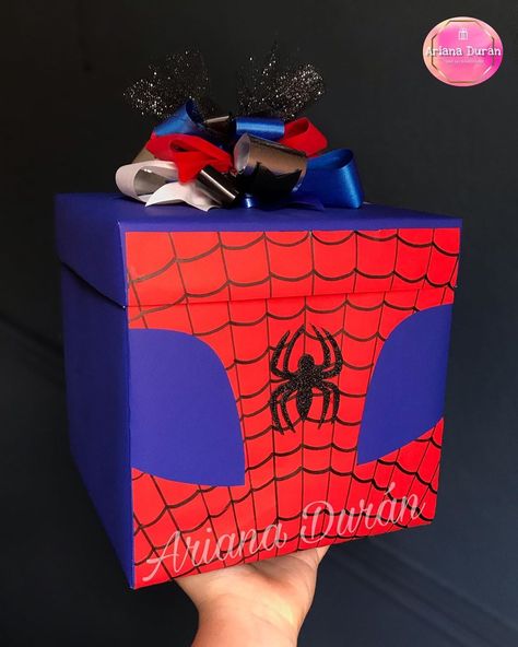 Alice In Wonderland Silhouette, Spiderman Gifts, Presents For Boys, Spiderman Birthday, Gifts For My Boyfriend, Diy Birthday Gifts, Diy Birthday, Gifts For Boys, Decor Crafts