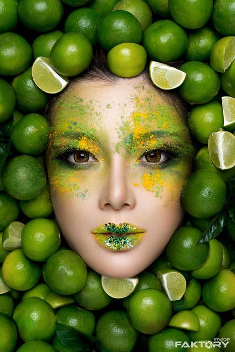 Fruit Shoot, Photographie Portrait Inspiration, Creative Photoshoot Ideas, Fruit Photography, Creative Portrait Photography, Foto Tips, Conceptual Photography, Beauty Shoot, Beauty Shots