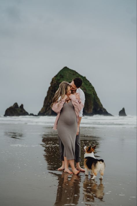 Oregon Maternity Shoot, Beach Maternity Photos Winter, Cannon Beach Maternity Photos, Coast Maternity Photos, Oregon Coast Maternity Photos, Winter Beach Maternity Photos, Winter Maternity Shoot, Beach Maternity Photoshoot, Announcement Photoshoot