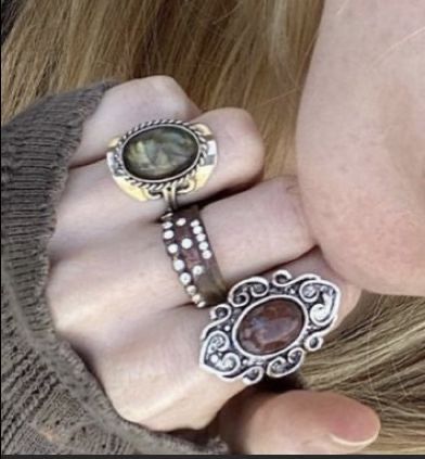 Whimsigothic Nails, Fairy Grunge Jewelry, Look 80s, The Bling Ring, Grunge Jewelry, Indie Jewelry, Dope Jewelry, Funky Jewelry, Hippie Jewelry