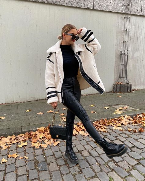 White Teddy Jacket Outfit, Teddy Jacket Outfit Winter, Teddy Jacket Outfit, Winter Jacket Outfits, Have A Nice Weekend, Nice Weekend, Blogger Outfits, Zara Fashion, Model Outfits