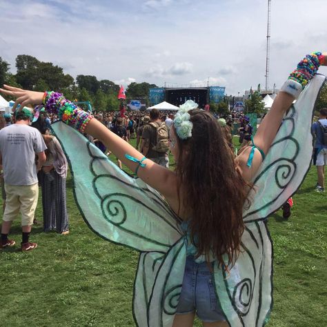 fairy wings made by me for imagine festival 2015 <3 #rave #festival #plur #diy Fairy Costume Festival, Festival Fairy Outfit, Rave Fairy Outfits, Escape Halloween Rave Outfit, Fairy Festival Outfit, Rave Wings, Imagine Festival, Hula Outfit, Fairy Rave Outfit