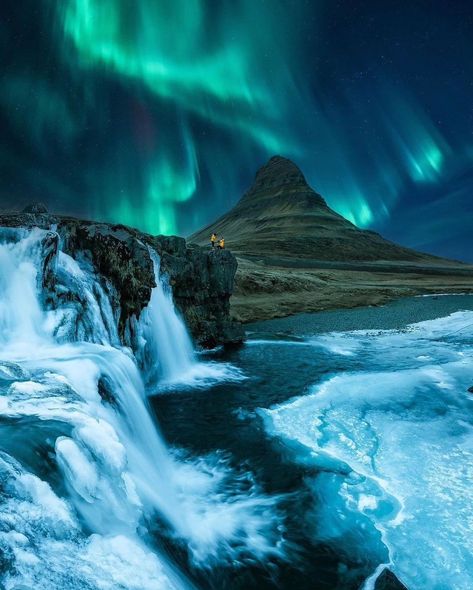 Iceland's beauty lies in its dramatic landscapes: stunning waterfalls 🏞️, active volcanoes 🌋, and expansive glaciers ❄️. The aurora borealis 🌌 lights up winter skies, while geothermal hot springs ♨️ offer relaxation. Its rugged terrain and serene vistas create a unique, natural wonder. 🌿 .  .  .  📍 Iceland 🇮🇸  📌 𝐂𝐨𝐮𝐧𝐭𝐫𝐲 : Iceland 🇮🇸  📷 @indefinitely_lost . . . 🐾 𝐅𝐨𝐥𝐥𝐨𝐰 @roamingworldofficial fir more stunning photos 🐾  .  .  .  Tag 👥 someone with whom you would like to visit. Iceland Beauty, Iceland Country, Winter Skies, The Aurora Borealis, Aurora Borealis Northern Lights, Iceland Reykjavik, Winter Sky, Active Volcano, Beautiful Wallpapers Backgrounds