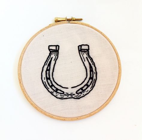 Horse Shoe Embroidery, Western Embroidery Patterns, Horse Embroidery Patterns, Horseshoe Embroidery, Mane Braids, Embroidered Horseshoe, Horse Mane Braids, Embroidery Horse, Shoe Embroidery