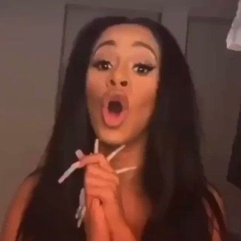 Cardi B Memes, Cardi B Funny Face, Cardi B Video, Bottle Flip, Filipino Funny, Vines Funny Videos, Funny Video Clips, Reaction Face, Instagram Funny Videos