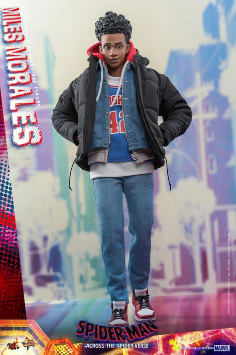 Miles Morales Normal Clothes, Miles Morales Casual Outfit, Miles Morales Inspired Outfit, Miles Morales Style, Miles Morales Outfit, Spiderman Inspired Outfit, Custom Spiderman, Spiderman Action Figure, All Spiderman