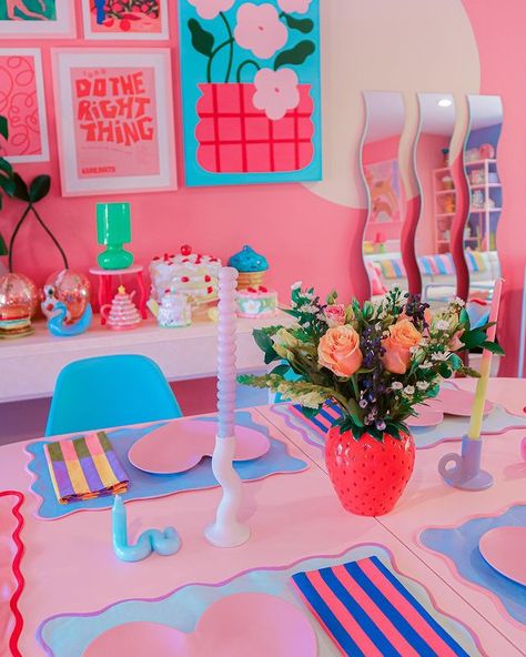 courn 안 (@candy.courn) • Instagram photos and videos Postmodern Aesthetic, Flower Person, Pastel Eclectic, Flowers Display, Candy Room, Giant Strawberry, Colorful Room Decor, Neon Bedroom, Pastel Home Decor