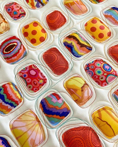 Seaglass Quilt, Embroidery Pillows, Collage Quilts, Patchwork Art, Amazing Quilts, Art Quilting, Kaffe Fassett Quilts, Freemotion Quilting, Abstract Quilt