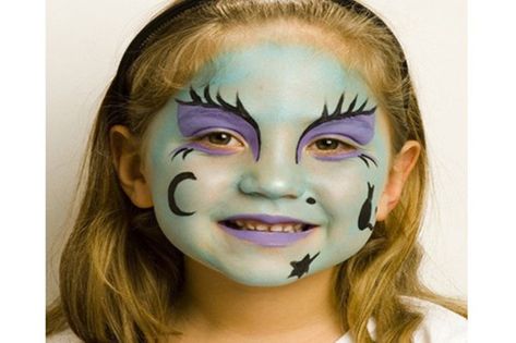 Purple Witch Makeup, Kids Witch Makeup, Halloween Face Painting Ideas, Witch Face Paint, Witch Pirate, Face Painting Ideas For Kids, Face Painting Halloween Kids, How To Face Paint, Pumpkin Vampire