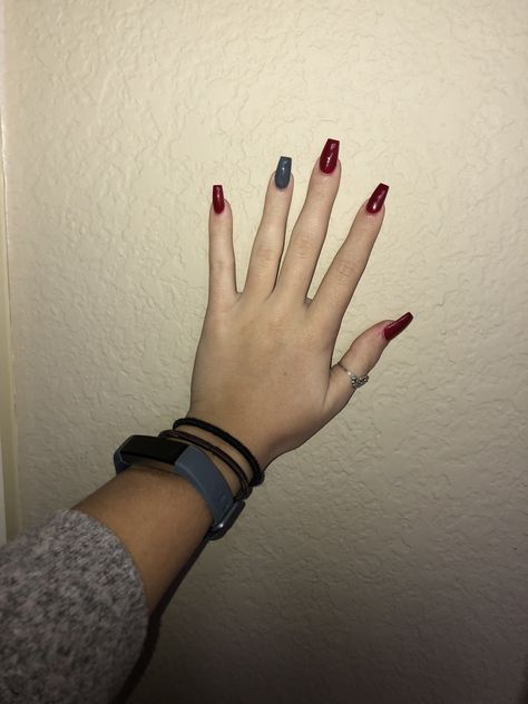 cherry red and dark grey nails 💄🖤 #nails Grey Red Nails, Grey And Red Nails, Red And Grey Nails, Dark Grey Nails, Grey Nails, Small House Decorating, Gray Nails, House Decorating, Red And Grey