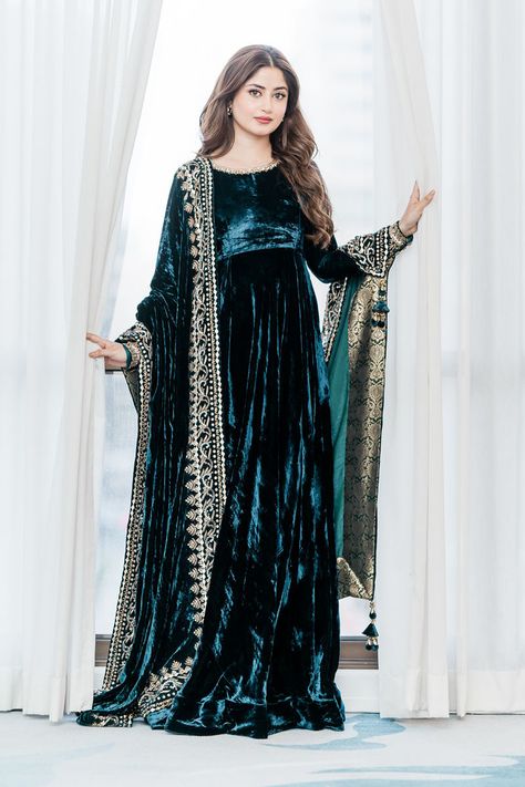 Velvet Frocks For Women, Velvet Pakistani Dress, Bridal Songs, Niqab Fashion, Gym Pictures, Velvet Dress Designs, Latest Dress Design, Velvet Dresses, Pakistani Fancy Dresses