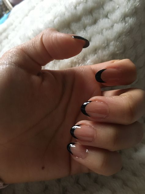 Very Short Almond Nails Black, Black Based Nails, Simple Black Nail Inspo Short, Short Work Nails Black, Natural Nail Black French Tip, Small Black Nail Design, Short Nail Ideas Dark, Clean Black Nails, Short Black Square Nails Designs