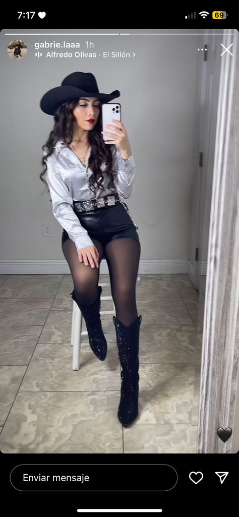 Cowgirl Aesthetic Outfit Party, Western Winter Dress Outfit Ideas, Vaquera Outfit With Skirt, Outfits For Rodeo Women, Vaquera Party Outfit, Black Vaquera Outfit, Mexico Outfit Ideas Rancho, Cowboy Boot Outfits Winter, Outfit Para Posada