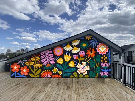 Murals For Garden Walls, Wall Art Murals Painted, Best Mural Art, Outside House Mural, Outside Wall Mural Ideas, Balloon Mural Wall, Garden Mural Outdoor Wall Art Paint, Cool Art To Paint, Positive Wall Murals