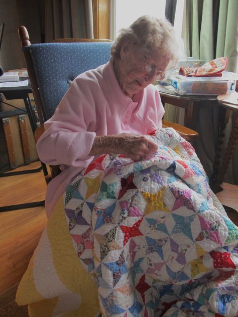 A beautiful Great Grandma, working on an antique quilt. Great Grandma, Old Quilts, Antique Quilt, We Are The World, Grandmas House, Old Woman, Antique Quilts, Sewing Art, 인물 사진