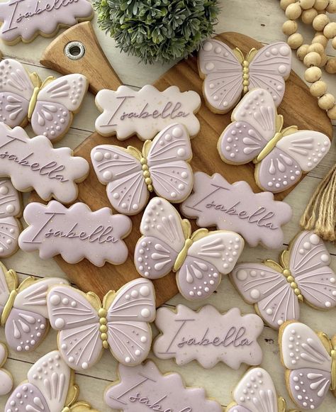 Butterfly Birthday Party Treats, Blue Butterfly Cookies Decorated, Sweet 16 Butterfly Cookies, Tea Party Butterfly, Butterfly Cookie Ideas, Flower And Butterfly Cookies, Butterfly First Birthday Cookies, Bridal Shower Cookies Butterfly, Butterfly Wedding Cookies