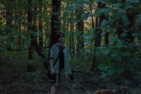 Walking The Dog Outfit, Outside Lands Outfit, Mullet Hairstyle Men, Aesthetic Forest Green, Nature Cinematic, Green Outfit Men, Aesthetic Nature Pictures, Green Outfit Aesthetic, Outfit Ideas Green