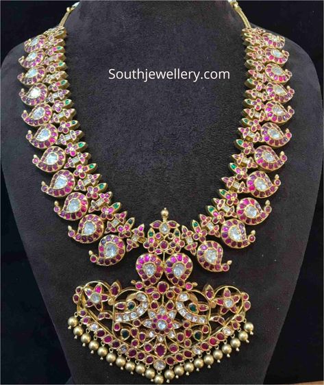 Kundan mango mala Mango Mala Designs, Mango Mala Jewellery, Chandra Haram, Mala Designs, Mango Haram, Mango Mala, Mango Necklace, Coral Jewelry Set, 22 Carat Gold Jewellery