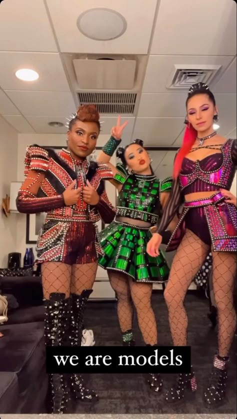 Six The Musical Hairstyles, Ann Boleyn Six The Musical, Six The Musical Halloween Costume, Six Musical Outfits, Six The Musical Broadway Cast, Six Musical Costumes, Six The Musical Outfits, Six The Musical Inspired Outfits, Six The Musical Cosplay