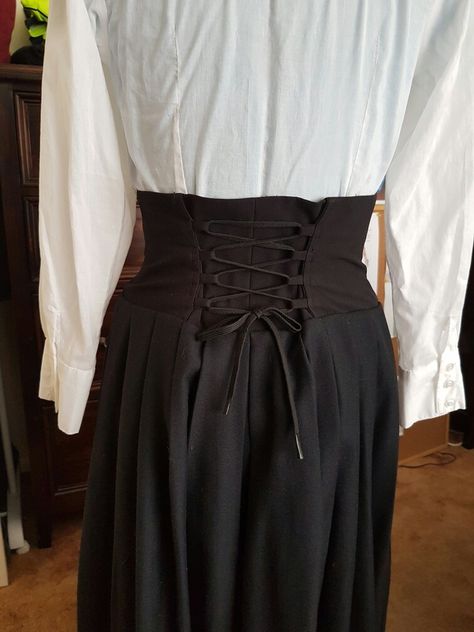 Diy Skirt Lace Up, Corset Waist Skirt, Waist Mantle, Diy Lace Up, How To Make A Corset, Crochet Maxi Skirt, Ren Fest, Swift Concert, Corset Skirt