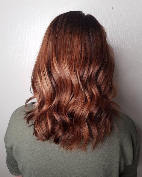 It's giving us dark copper! We love this beautiful ombre in rusty red created by Sophia Lange. Rusty Red Hair, Copper Hair Dark, Balayage Ombre, Dark Copper, Hair Color Techniques, Red Ombre, Copper Hair, Hair Inspiration Color, Latest Hairstyles