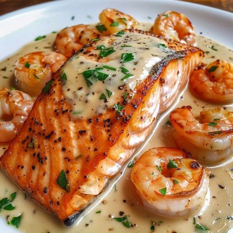 Salmon And Shrimp, Garlic Cream Sauce, Fish Recipes Healthy, Cajun Shrimp, Healthy Food Dishes, Seafood Dinner, Cream Sauce, Seafood Dishes, Weeknight Dinners