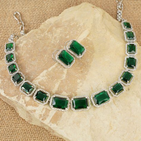 Silver And Green Jewelry, Emerald Jewelry Necklace, Victorian Jewelry Necklace, Diamond Emerald Necklace, New Jewellery Designs, Jewellery Set Silver, Summer Wedding Jewelry, Emerald Diamond Necklace, Green Jewellery