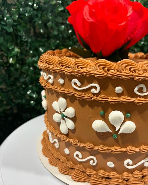 🌹Olla De Barro🌹 #cake #cakedecorating #baker #baketok #olladebarro #aestheticcake #buttercream #buttercreamcake #cake #cakedecorating #cakedesign #wilton #wiltoncake #dallastx #dallascakes #buttercreamdecorating #buttercreamdesign #cutecakes Cielito Lindo Cake, Mexican Baby Shower Cake, Cantarito Cake, Phd Loading, Mexican Theme Cake, Mexican Cake, Buttercream Designs, Mexican Baby Shower, Mexican Themed Weddings