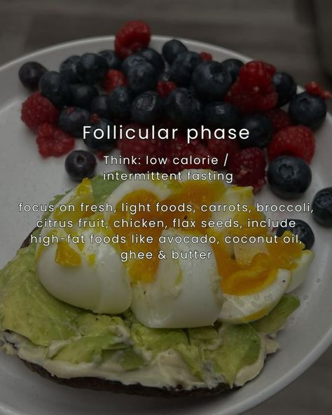 how to eat in each phase 🥗 our hormones change basically every week during our cycle, and with our changing hormones, our nutritional needs change as well! menstrual phase: bleeding phase (lasts 3-7 days) think keto/paleo/grain-free. we do NOT need the extra carbs and sugar in this phase. in fact, they make us feel worse in this phase. eat beets & red meat for iron, eat seafood & kelp for re-mineralization. think warming, hearty, nourishing foods like stews & soups. follicular phase: r... Ovulating Phase Meals, Follicular Foods, Follicular Recipes, Follicular Phase Breakfast, Follicular Phase Foods, Menstrual Phase Foods, Hormone Nutrition, Cycle Phases, Menstrual Phase