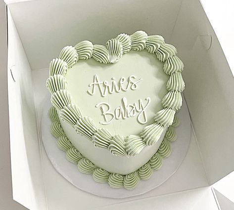 Aries Baby Cake Aesthetic, Aries Bday Cake, Piscis Cake, Leo Baby Cake, Leo Zodiac Cake, Aries Cake Birthday, Taurus Baby Cake, Pisces Baby Cake, Aries Baby Cake