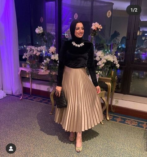 Soiree Skirts For Hijab, Simple Soiree Blouses Hijab, Soiree Outfit Hijab, Blouse Soiree Outfit, Soiree Skirts, Hijab Fashion Outfits, Soiree Outfit, Hijabista Fashion, Skirt Satin