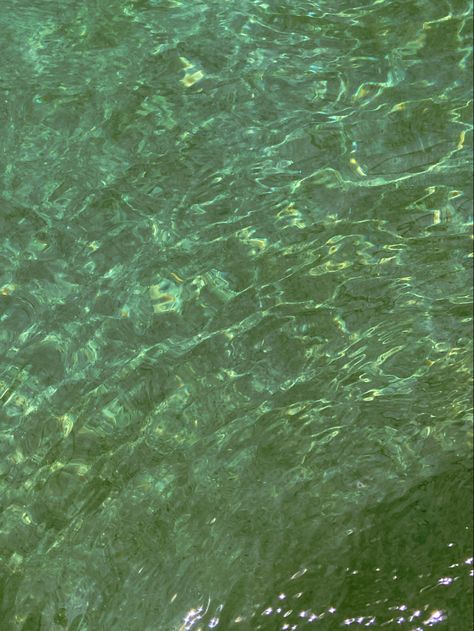 Aesthetic Water Painting, Painting Green Aesthetic, Green Water Wallpaper, Green Water Aesthetic, Under Water Aesthetic, Beach Widgets, Green Juice Aesthetic, Green Pool Water, 2024 Notion