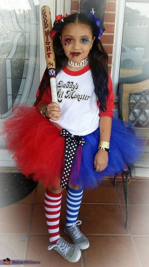 Harley Quinn Costume Kids, Costume Diy Ideas, Harley Quinn Diy, Girls Harley Quinn Costume, Halloween Costume Last Minute, Harley Quinn Costume Diy, Harley Quinn Disfraz, Diy Girls Costumes, Costume Last Minute