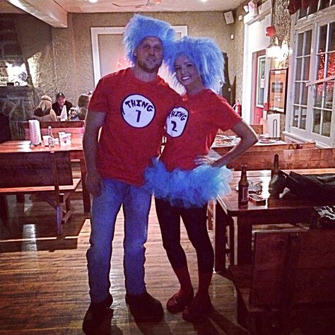 Thing 1 and Thing 2 Couples Halloween Costumes Iconic Dous, Couples Costume Ideas, Couples Costumes Creative, Duo Dress, Iconic Halloween Costumes, Halloween Costumes Diy Couples, Funny Couple Costumes, Cute Couples Costumes, Thing 1 And Thing 2