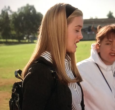 Cher Clueless Haircut, Cher From Clueless Haircut, How To Get Cher Horowitz Hair, Cher Horowitz White Dress, Cher Horowitz Aesthetic Icon, Cher Clueless Hair, Cher Horowitz Hair, Cher Aesthetic, Cher Hair