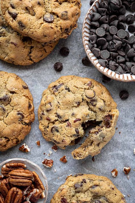 Chunky chocolate pecan cookies - these delicious vegan cookies are thick, soft with a bit of chew, and packed with chocolate chips and nuts. They are easy to make with no weird ingredients, totally indulgent and utterly irresistible! Chocolate Pecan Cookies, Levain Bakery, Cookies Vegan, Pecan Cookies, Chocolate Pecan, Vegan Cookies, Baking Sheets, Dark Chocolate Chips, Chopped Pecans