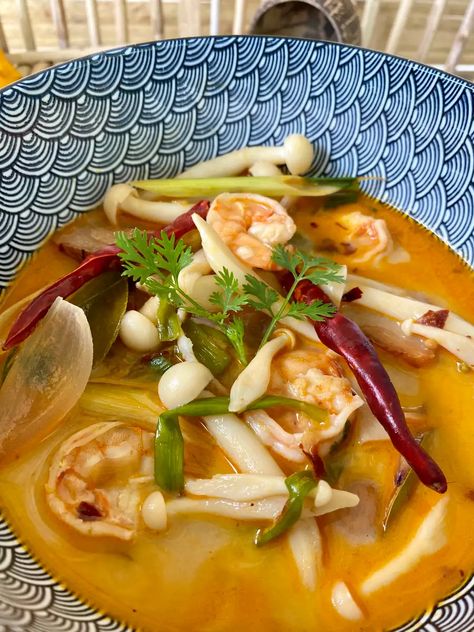 Tom Yum Kung Recipe (Spicy Thai Shrimp Soup) Spicy Thai Shrimp, Thai Shrimp Soup, Tom Yum Kung, Thai Shrimp, Best Thai Food, Crab Dishes, Tom Yum Soup, Shrimp Soup, Spicy Soup