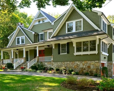 mastic lakeshore fern siding - Yahoo Image Search Results Green Siding House, Green House Color, Sage Green House, Green Exterior House Colors, House Color Ideas, Green House Exterior, Green Siding, Best Front Door Colors, Color Combinations Home