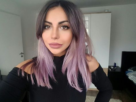 purple hair and make-up. #nyxlinjerie #makeup #browneyes #conturing #ombre Lilac Balayage Brunettes, Brunette Balayage, Lilac Hair, Brunette Balayage Hair, Hairstyle Inspiration, Balayage Brunette, Hair Cut, Purple Hair, Balayage Hair