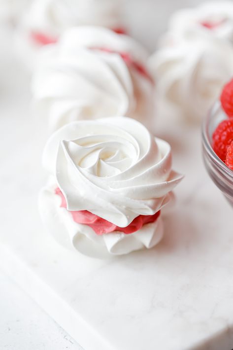 Meringue cookies with raspberry ganache - Everything Marina Easy Meringue Cookies, Easy Meringues, Raspberry Ganache, Meringue Cookie Recipe, Baked Meringue, Meringue Desserts, Valrhona Chocolate, Meringue Recipe, British Baking