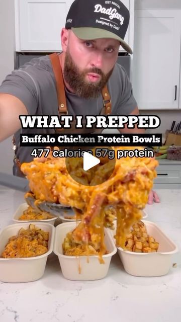 Macro-friendly Recipes on Instagram: "BUFFALO CHICKEN N BACON PROTEIN BOWLS!!😋By @tastyshreds   Recipes makes 6 servings: 1 serving is 477 calories, 57g protein 18 fat 16 carb  Cheesy Buffalo Bacon Chicken and Potatoes Ingredients: * 3 medium russet potatoes * 32 oz. cubed raw skinless chicken * 1 cup Frank’s Red Hot Buffalo Sauce * 120g reduced fat cheddar cheese * 120g reduced fat mozzarella cheese * 14 slices center cut bacon * 60g 1/3 reduced fat cream cheese * Salt, pepper, onion powder, garlic powder, paprika Instructions: 1. Prepare the Potatoes:  * Wash and dice the russet potatoes into bite-sized pieces. Toss with olive oil, salt, pepper, garlic powder, onion powder, and paprika. 2. Air Fry the Potatoes:  * Preheat the air fryer to 400°F (200°C). Place the seasoned potatoes in th Chicken Potato Bowl, Buffalo Chicken Bowl, High Protein Buffalo Chicken, Buffalo Chicken Rice Bowl, Buffalo Chicken Rice, Chicken Cottage, Kyle Smith, Chicken Taco Bowls, Buffalo Chicken Tacos