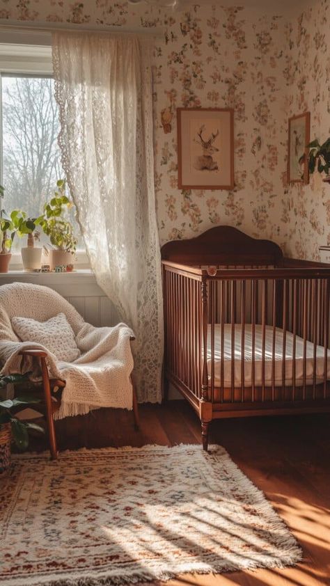 cozy vintage cottagecore nursery with floral wallpaper and lace curtains Whimsical Nursery Ideas, Vintage Nursery Room, Vintage Floral Nursery, Vintage Baby Rooms, Cottagecore Nursery, Wooden Crib, Cottage Nursery, Vintage Baby Nursery, Vintage Crib