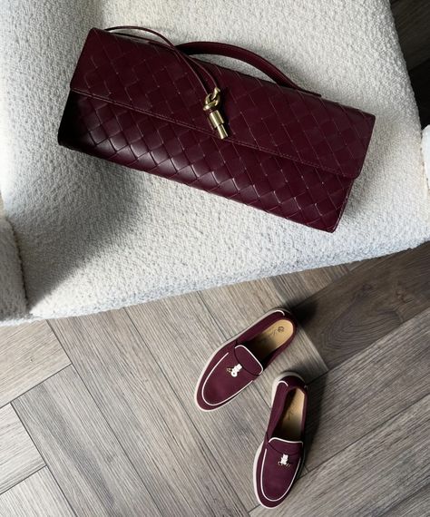 Luxury Clutch Bag, Andiamo Clutch, Clutch Bag Outfit, Loro Piana Summer Walk, Andiamo Bag, Burgundy Bag, Luxury Clutch, Hot Bags, Classy Cars