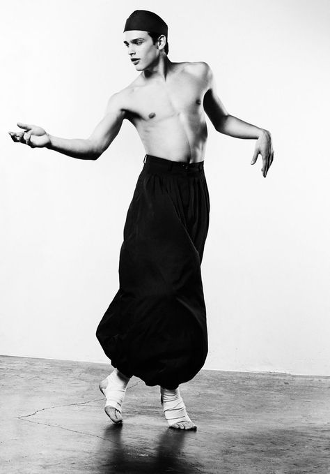 SIMON THE DANCER (CLIENT Magazine) Simon Van Meervenne, Men Wearing Skirts, Male Dancer, The Dancer, Ballet Beautiful, Dance Photography, Just Dance, Human Figure, Kilt