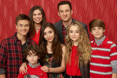 Boy Meets World Shawn, Girl Meets World Cast, Fantasy Football Gifts, Riley Matthews, Danielle Fishel, Skai Jackson, Disney Channel Shows, American Comedy, Rowan Blanchard