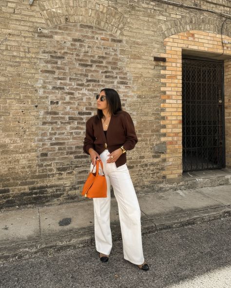 Just a little Monday outfit 🤎 lookcito del día y ya 😘 - @shop.ltk https://liketk.it/4OeaN #ootd #lotd #texas #mexico #cdmx #losangeles #texasblogger #california #picotin18 Effortless Fall Outfits, Cardigan Rosa, Lantern Sleeve Sweater, Cardigan Casual, Knitting Women Cardigan, Street Look, Button Cardigan, Warm Sweaters, Beige Sweater