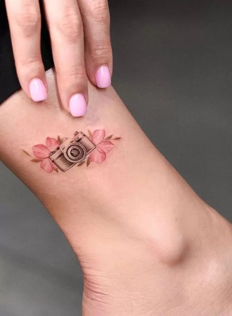 Cute Camera Tattoo Ideas, Small Photography Tattoos, Sunflower Camera Tattoo, Camera Tattoo With Flowers, Mini Camera Tattoo, Tattoo Camera Photography, Small Camera Tattoo Design, Camera Flower Tattoo, Camera With Flowers Tattoo