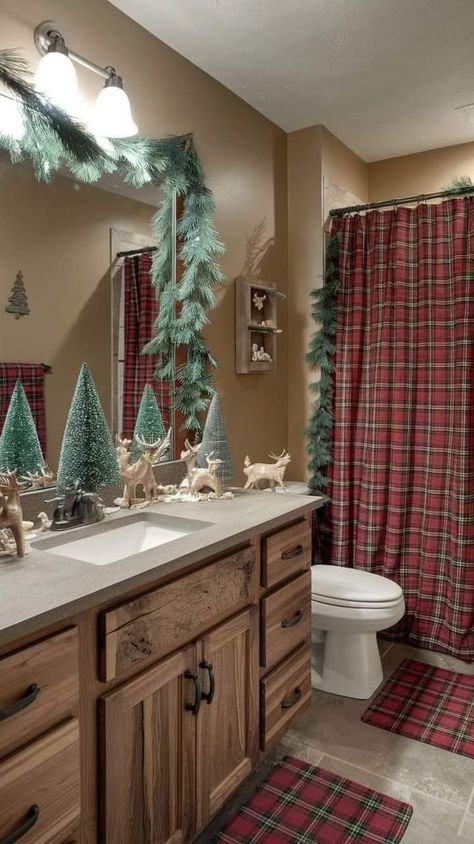 Christmas Decor Ideas For Bathroom Diy, Vintage Christmas Bathroom, Holiday Bathroom Decor Ideas, Bathroom Sink Christmas Decor, Bathroom Decor For Christmas, Decorate Bathroom For Christmas, Small Bathroom Christmas Decor Ideas, Christmas Decor Ideas For Bathroom, Christmas Guest Bathroom